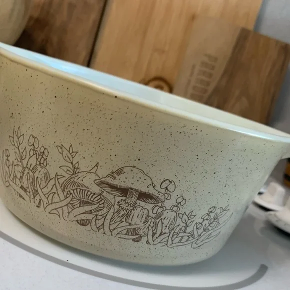 Pyrex - Picture 1 of 3
